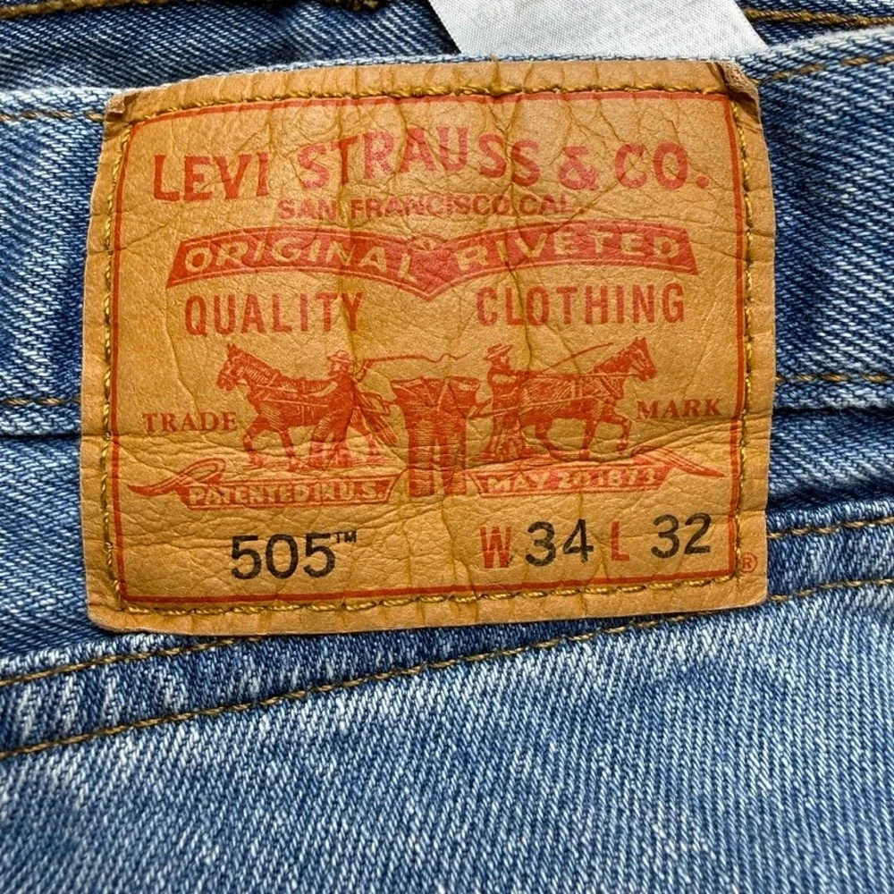 Levi's Jeans 505 Regular Fit 34x32 (FIT 34x29)Vintage Y2K‎ Straight Leg Denim